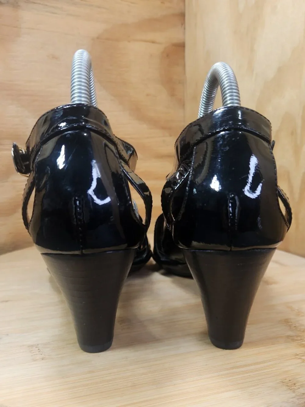 Sofft Womens Black Patent Leather Strappy Heel Sandals Size 9.5 Pumps